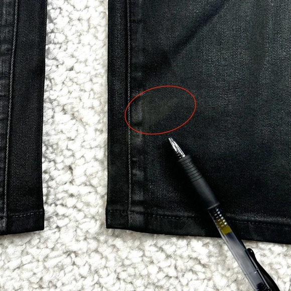 Good American | Good Straight Coated in Black. GS001T. 6 / 28 . 26.5” inseam - Picture 5 of 16